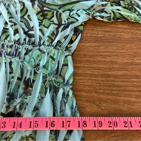 One World Jungle Ruffled Bell Sleeve Top  M - Picture 9 of 12